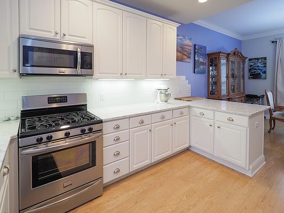5th image of 110 Washington St #E