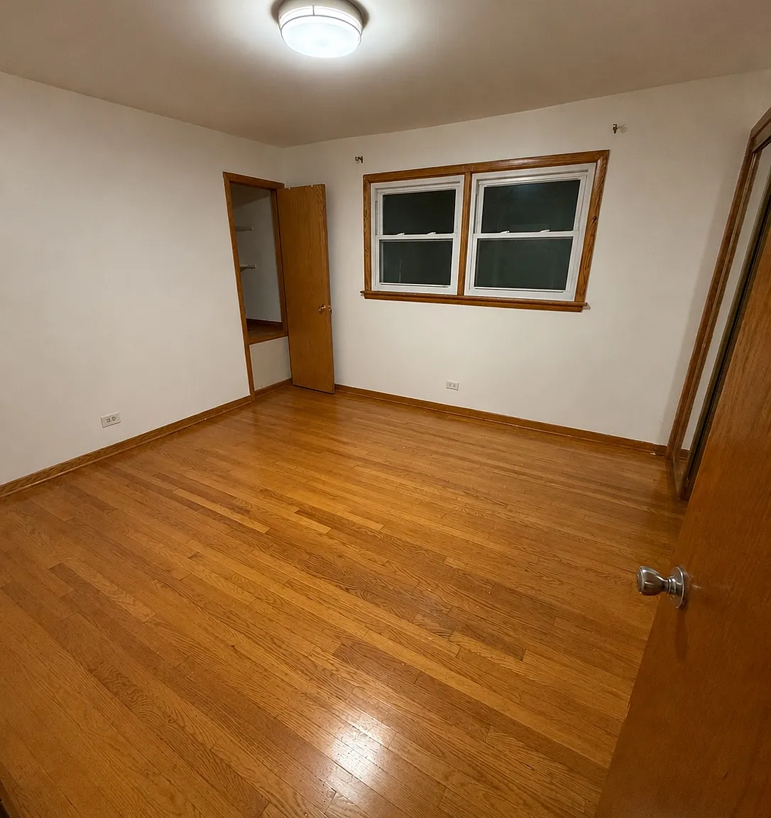 3 bed, 1.5 bath, 1250 sqft, $2,350 — Photo 3