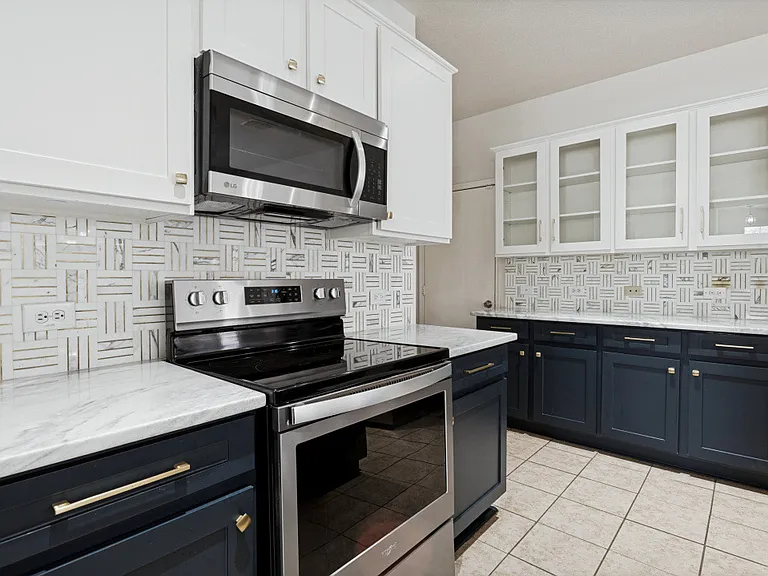 925 Jamie Dr — Photo 13