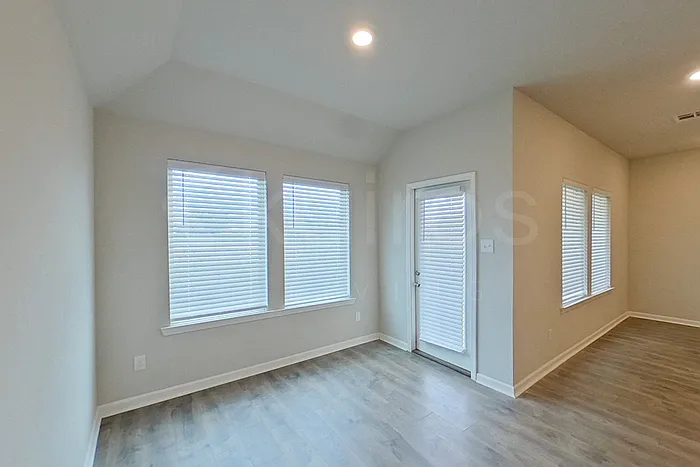 3 bed, 2.0 bath, 1447 sqft, $1,845 — Photo 4
