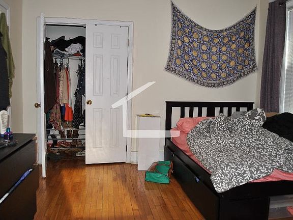 4th image of 62 Egmont St APT 002
