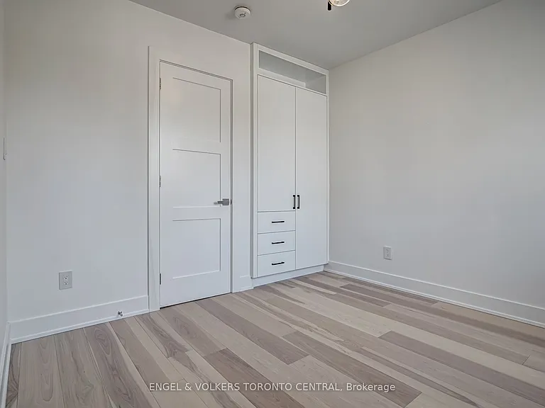230 Willow Ave — Photo 16
