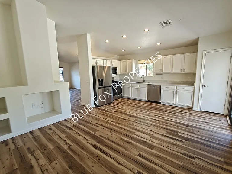 600 E River Walk Dr — Photo 6