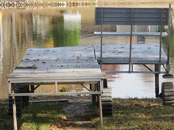 Dock easy roll in