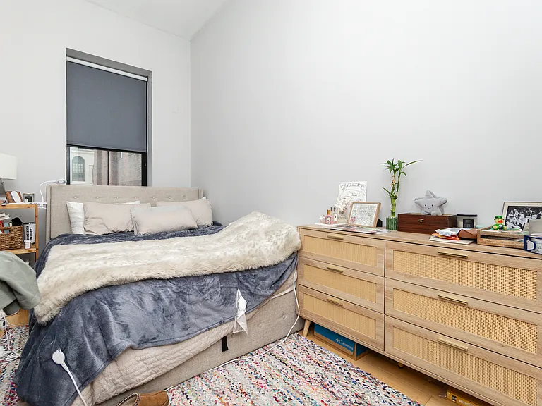 37 Temple Pl — Photo 16