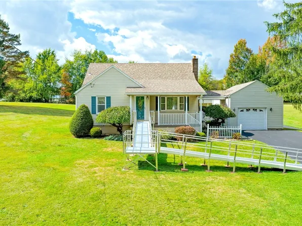 289 Scotland Ln, New Castle, PA 16101