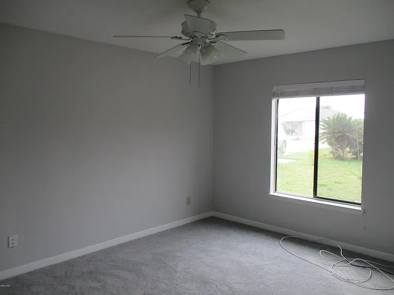 1346 Stephen Dr — Photo 6
