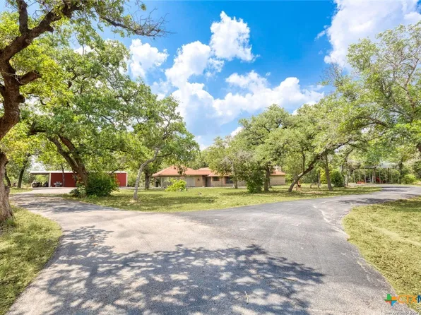 188 Guadalupe Ranch Ln, Seguin, TX 78155