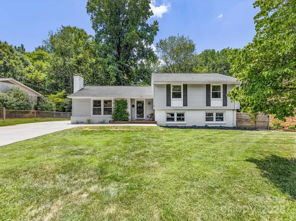 3200 Spring Valley Rd, Charlotte, NC 28210