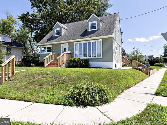3rd image of 76 Hiawatha Rd