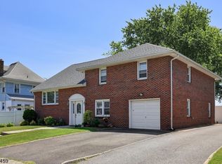 211 W Gibbons St, Linden, NJ 07036