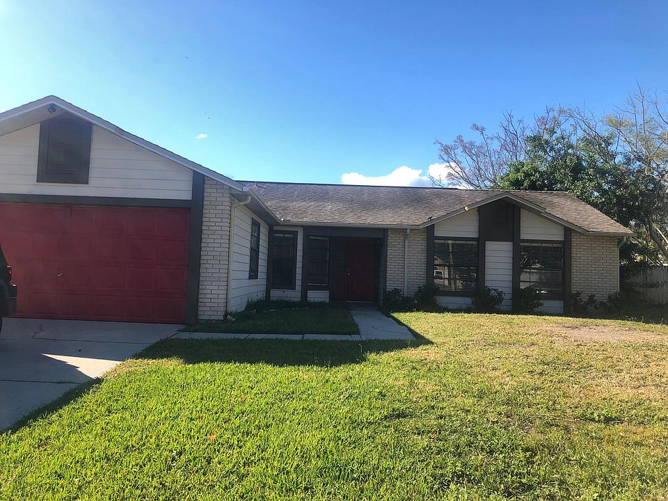 1st image of 910 Black Pine Ct