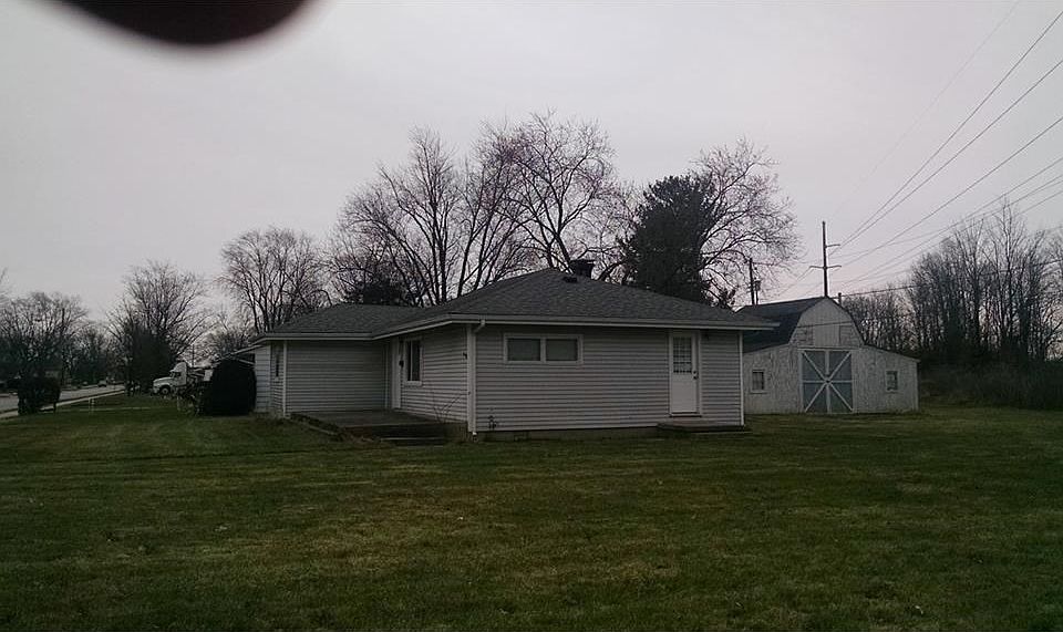 3 Bdr. on large corner lot in Brownsburg for $106,000.