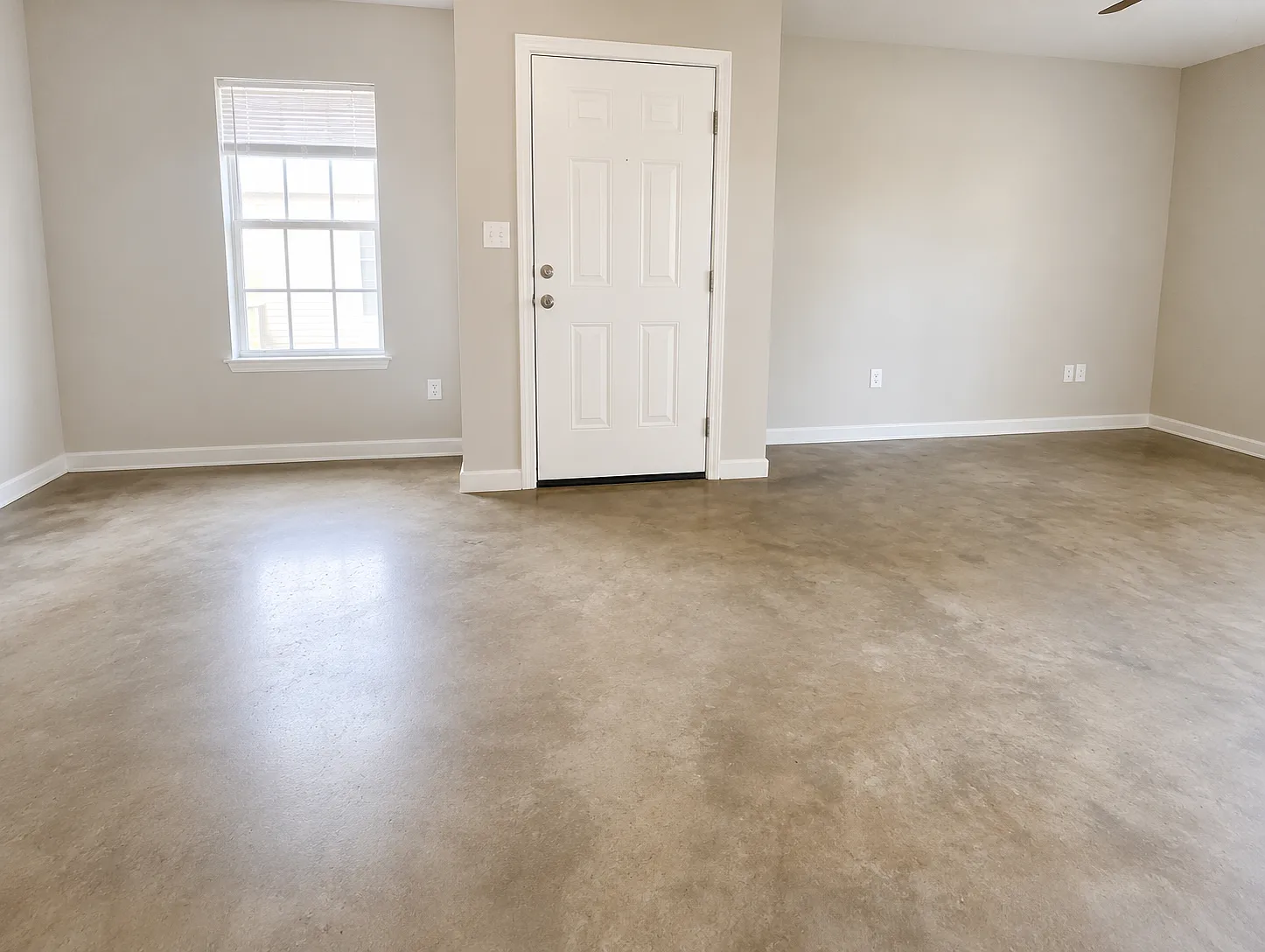 2 bed, 900 sqft, $875 — Photo 4