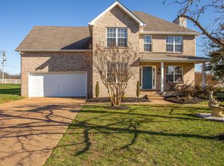 2814 Iroquois Dr, Thompsons Station, TN 37179