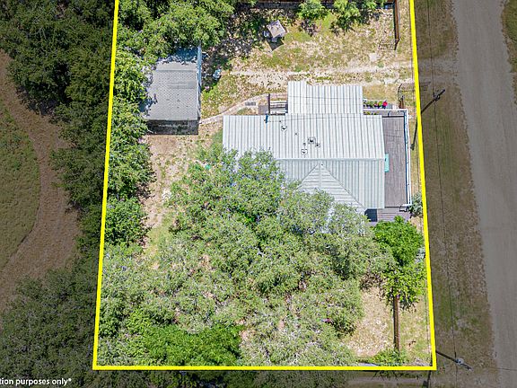 3rd image of 213 BANDERA DR
