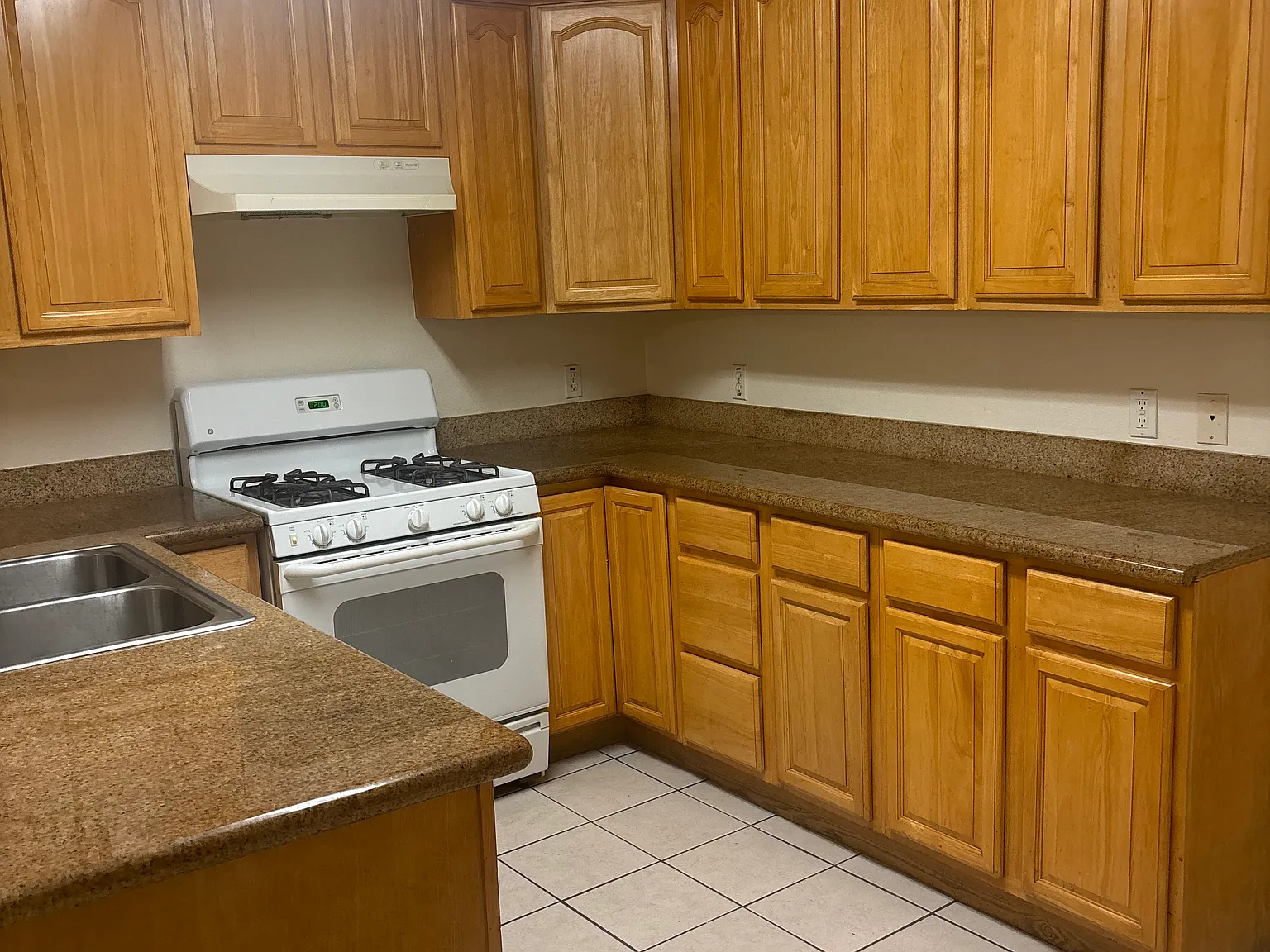 307 W Santa Fe Ave — Photo 2