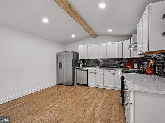 4th image of 857 Buttonwood Ave