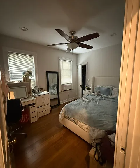 695 E 7th St #1 — Photo 4