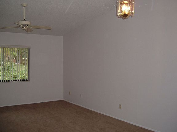 4th image of 178 Pine Knoll Ct