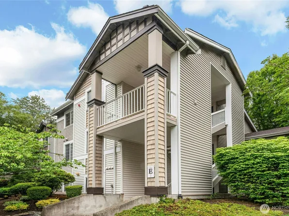 25235 SE Klahanie Boulevard #E305, Sammamish, WA 98029