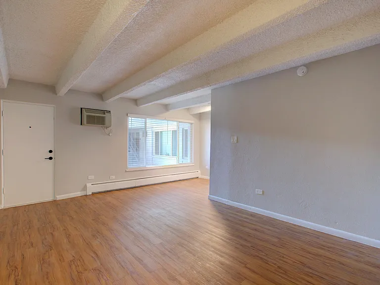Pearl Street Flats — Photo 2
