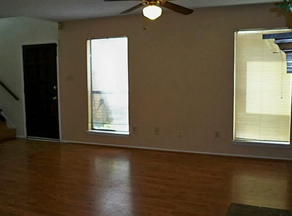 4th image of 2811 Capella Cir
