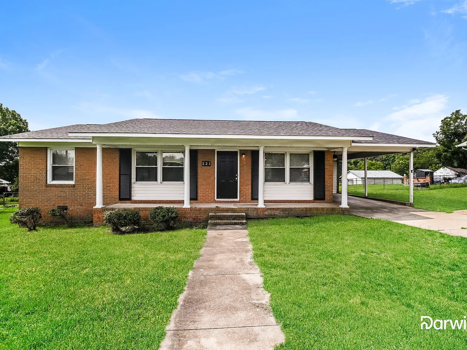 3 bed, 1.5 bath, 1118 sqft, $1,580 — Photo 1