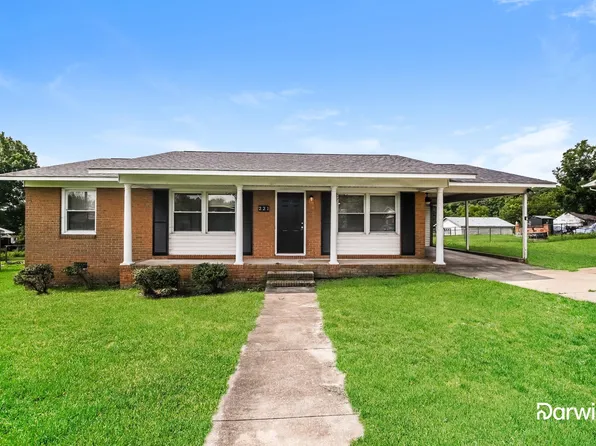 221 Tanglewood Dr, Kannapolis, NC 28081
