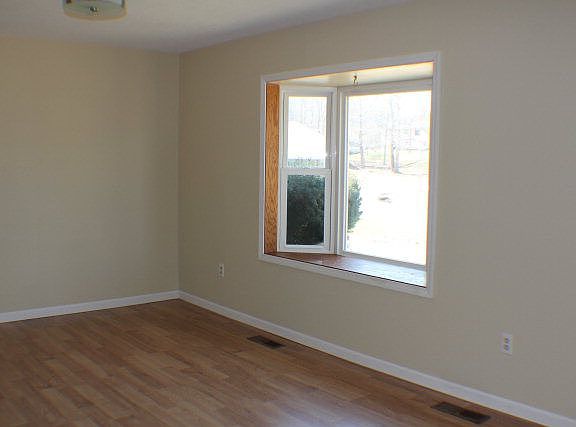 3rd image of 566 Jay Dr