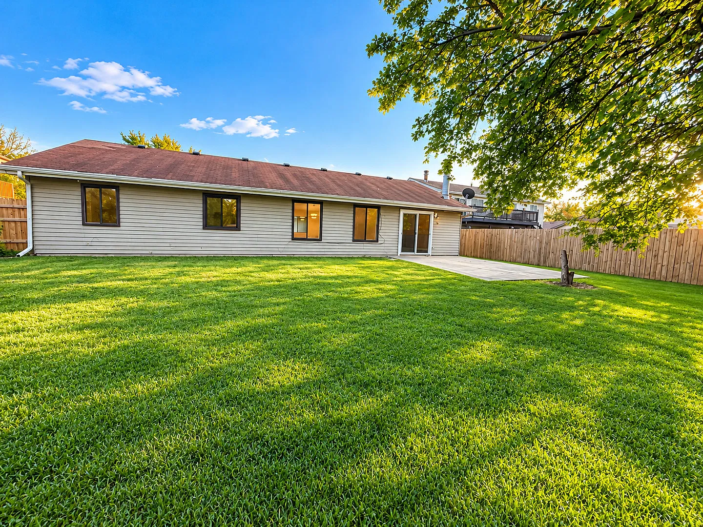 4 bed, 1895 sqft, $2,995 — Photo 3