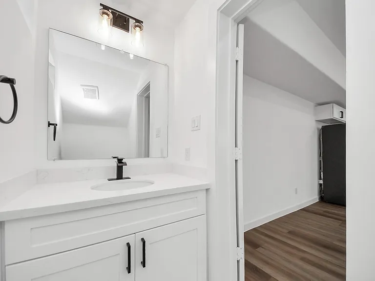 8021 Birmingham St #B — Photo 23