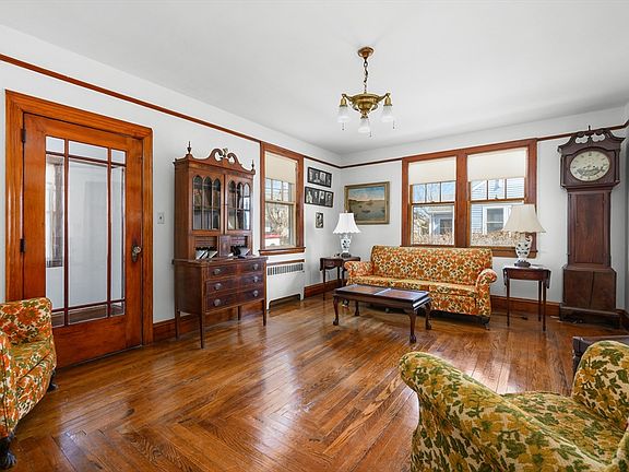 3rd image of 65 Louis St