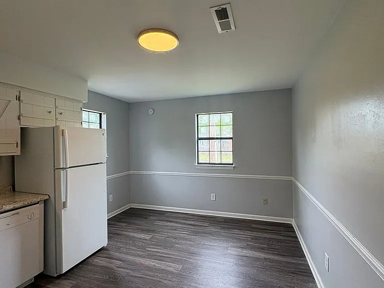 32 S Germantown Road — Photo 8