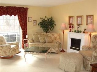 610 Maple Ln APT 4, Sewickley, PA