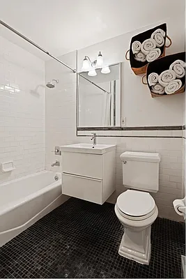 Rented by Douglas Elliman | media 19