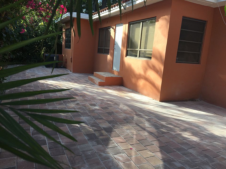1st image of 224 Viscaya Ave