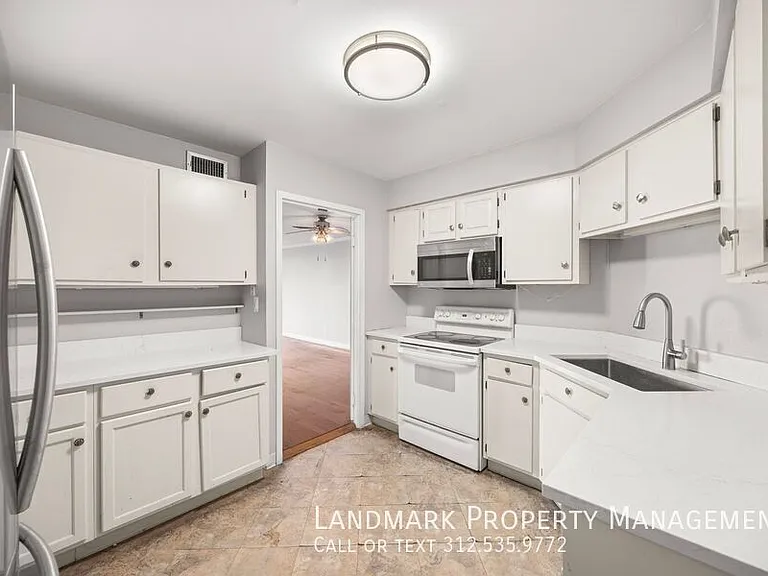 6033 N Sheridan Rd #35D — Photo 4