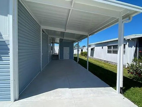 3 bed, 2.0 bath, 1356 sqft, $1,599 — Photo 2