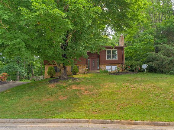 2nd image of 2113 Charlton Ln