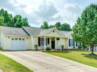 1011 Autumn Leaf Ln, Fountain Inn, SC 29644