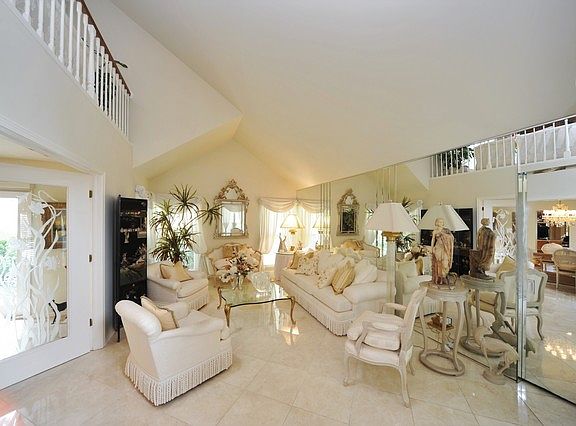 4th image of 2158 Lake Shore Cir