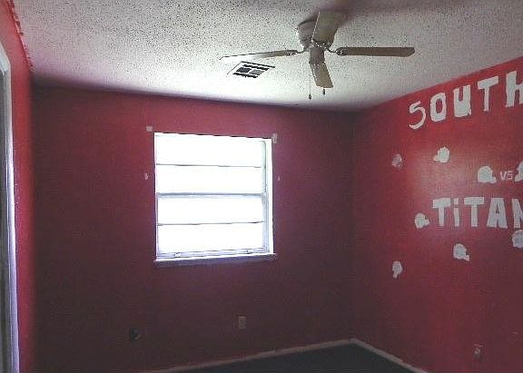 5th image of 3016 Overland Dr