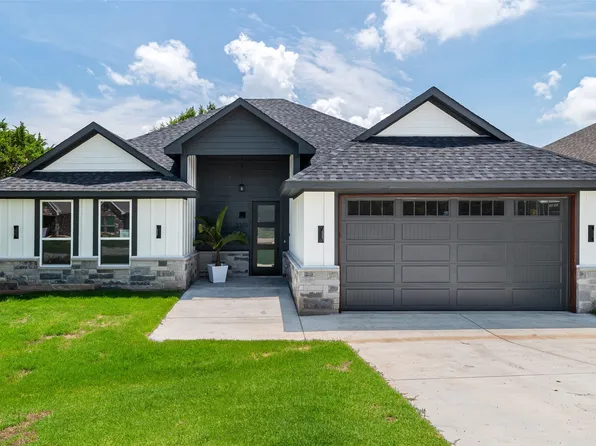 2309 Forest Hill Ln, Granbury, TX 76048