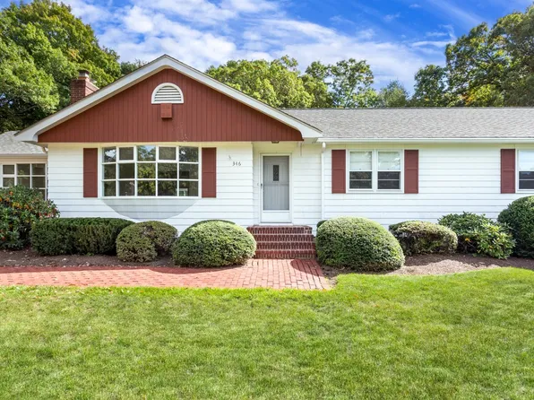 346 Chestnut St, Franklin, MA 02038