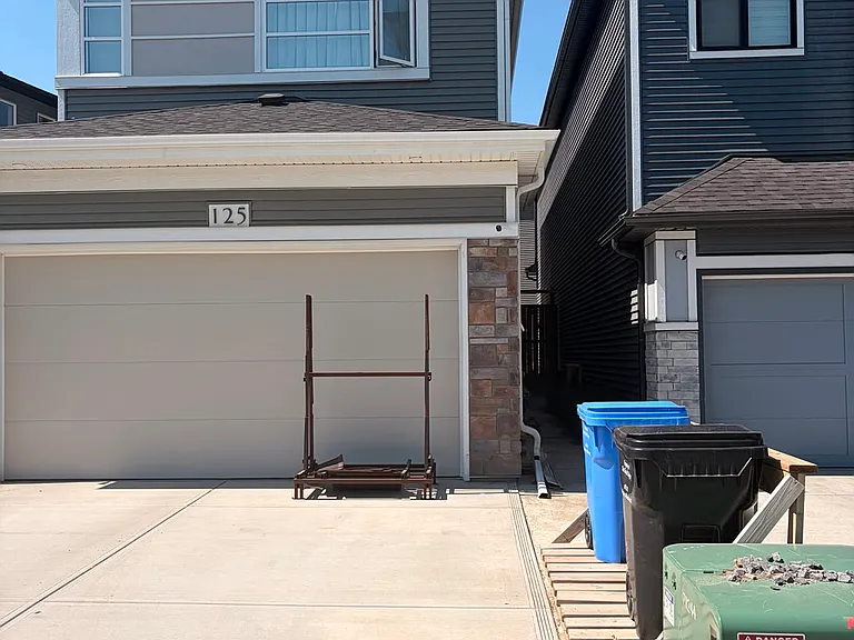125 Edith Pl NW — Photo 1