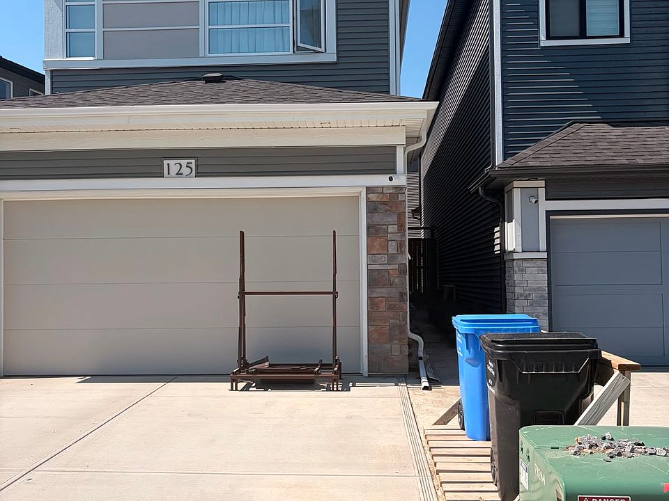 1st image of 125 Edith Pl NW