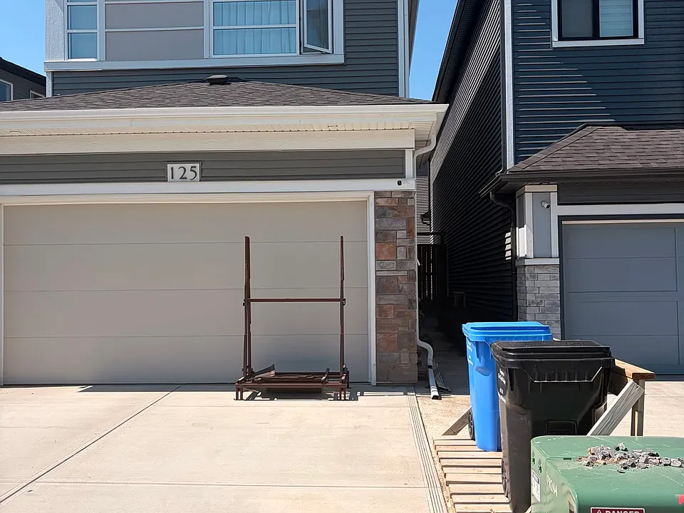 125 Edith Pl NW