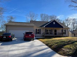 2512 Rolfe St, Hendersonville, NC 28791