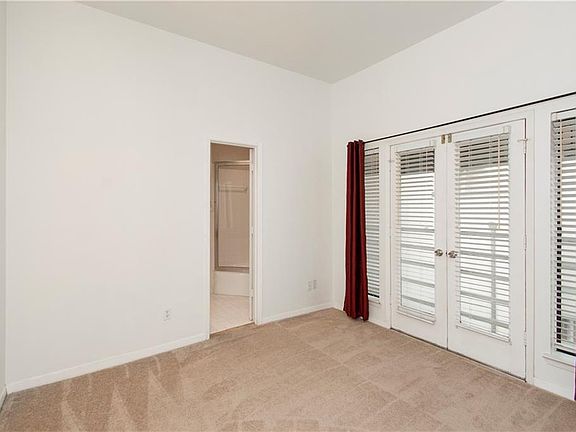 5th image of 4334 Buena Vista St APT F